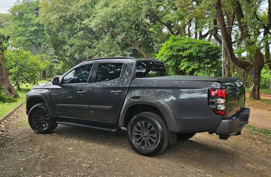 MITSUBISHI L200 TRITON 2.4 16V TURBO DIESEL SPORT OUTDOOR GLS CD 4P 4X4 AUTOMÁTICO